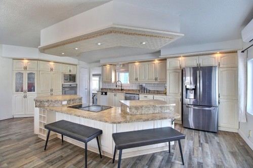 Cuisine - 471 11E Avenue, Barraute, QC - Indoor Photo Showing Kitchen With Upgraded Kitchen