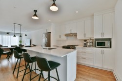 218-6400 Rue de Chambéry  Brossard, QC J4Z 0N7