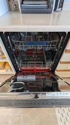 111 Laval Dr, Winnipeg, MB 