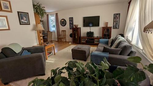 111 Laval Dr, Winnipeg, MB 