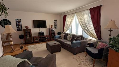 111 Laval Dr, Winnipeg, MB 