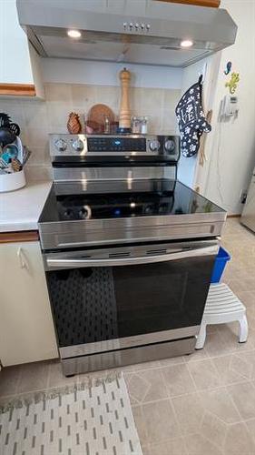 111 Laval Dr, Winnipeg, MB 