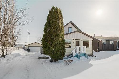 4 Third Ave, Letellier, MB 