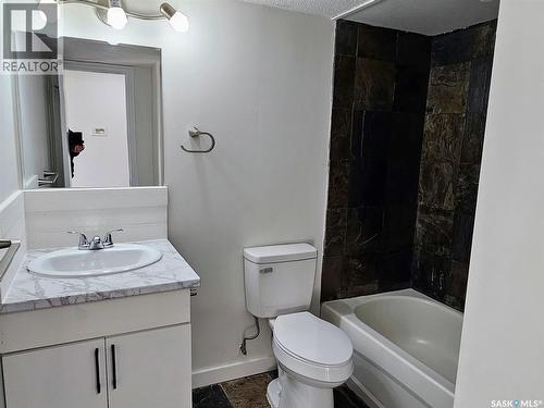 13 2 Summers Place, Saskatoon, SK - Indoor Photo Showing Bathroom