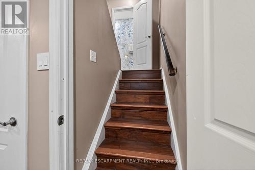 33 Panorama Way, Hamilton, ON - Indoor Photo Showing Other Room