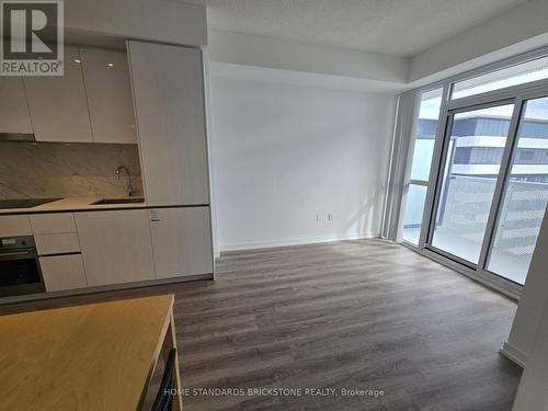 4711 - 8 Interchange Way, Vaughan, ON - Indoor