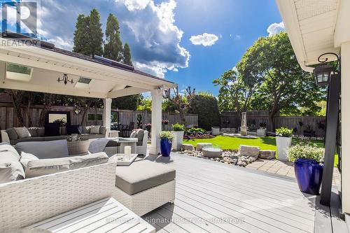 16 FERNDALE CRESCENT  Brampton, ON L6W 1E9