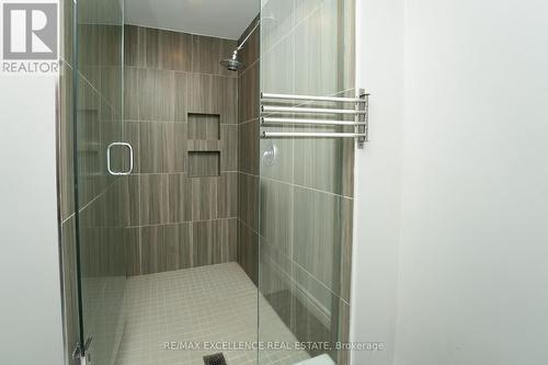 3692 Crabtree Crescent, Mississauga, ON - Indoor Photo Showing Bathroom