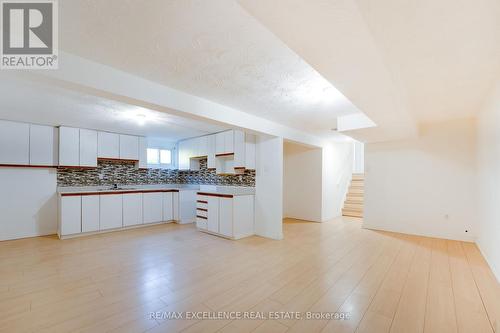 3692 Crabtree Crescent, Mississauga, ON - Indoor Photo Showing Kitchen