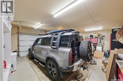 370 Atton Crescent, Saskatoon, SK - Indoor Photo Showing Garage