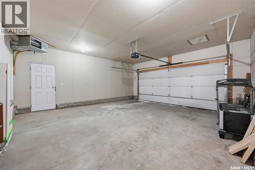370 Atton Crescent, Saskatoon, SK - Indoor Photo Showing Garage
