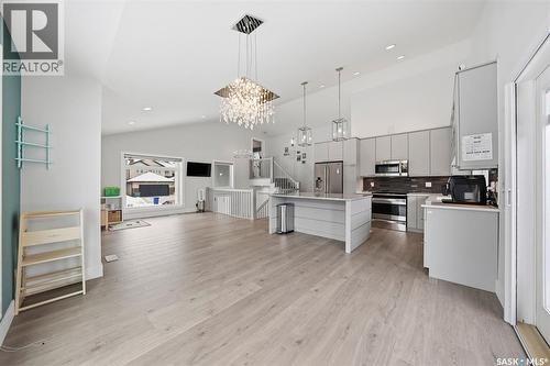 370 Atton Crescent, Saskatoon, SK - Indoor Photo Showing Kitchen