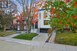 39 CHUDLEIGH AVENUE  Toronto, ON M4R 1T1