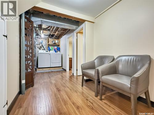 415 6Th Avenue Se, Swift Current, SK - Indoor Photo Showing Other Room