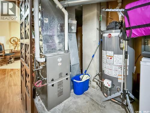 415 6Th Avenue Se, Swift Current, SK - Indoor Photo Showing Basement
