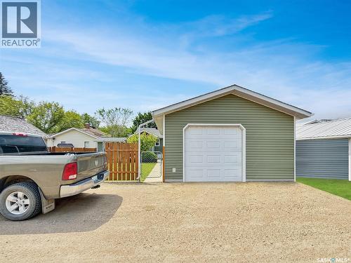 415 6Th Avenue Se, Swift Current, SK - Outdoor With Exterior