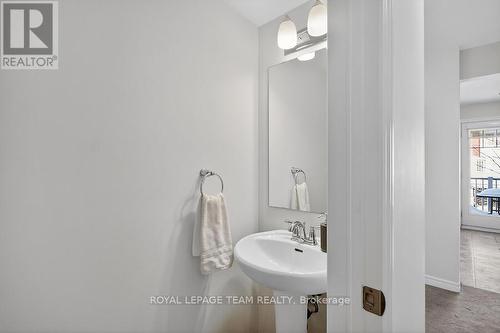 126 Grenadine Street, Ottawa, ON - Indoor Photo Showing Bathroom