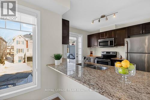 126 Grenadine Street, Ottawa, ON - Indoor Photo Showing Kitchen With Stainless Steel Kitchen With Double Sink