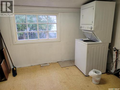 105 Amherst Street, Govan, SK - Indoor Photo Showing Laundry Room