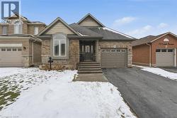 76 LORNE Avenue  Grimsby, ON L3M 0C7