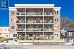 401 - 73 WASHINGTON AVENUE  Oakville, ON L6K 1W5