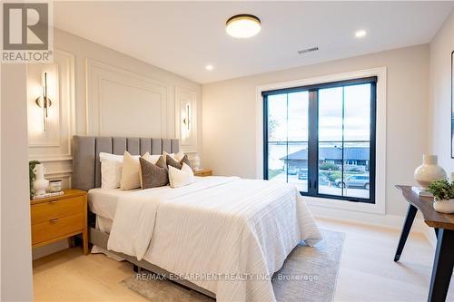 841 Danforth Place, Burlington, ON - Indoor Photo Showing Bedroom