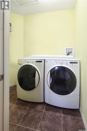615 Hodgson Drive, Swift Current, SK - Indoor Photo Showing Laundry Room