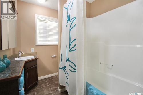 615 Hodgson Drive, Swift Current, SK - Indoor Photo Showing Bathroom