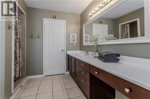 2170 Jardine Crescent, Burlington, ON - Indoor Photo Showing Bathroom