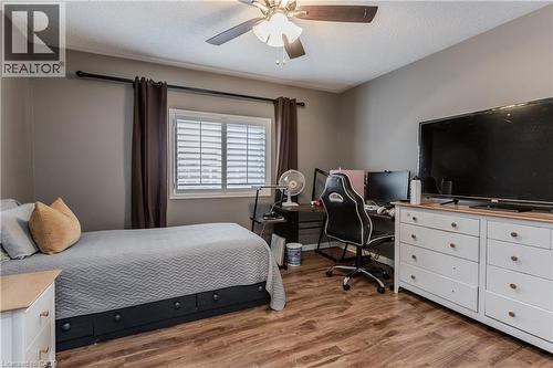 2170 Jardine Crescent, Burlington, ON - Indoor Photo Showing Bedroom