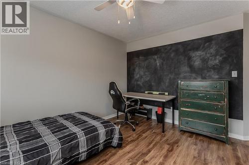 2170 Jardine Crescent, Burlington, ON - Indoor Photo Showing Bedroom