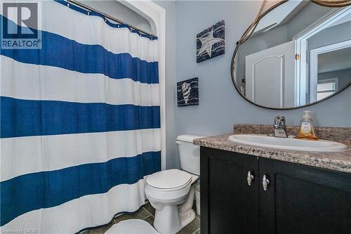 557 Landgren Court Unit# A, Kitchener, ON - Indoor Photo Showing Bathroom