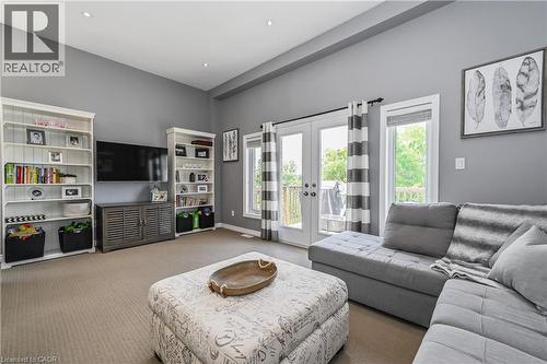 557 Landgren Court Unit# A, Kitchener, ON - Indoor Photo Showing Living Room