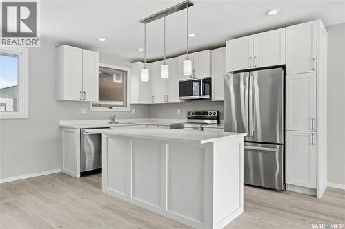 42 Aitken Crescent, Regina, SK - Indoor Photo Showing Kitchen With Stainless Steel Kitchen With Upgraded Kitchen
