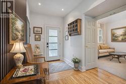 FOYER - 