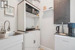 KITCHENETTE - 