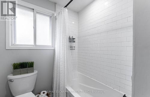 55 Juanita Drive, Hamilton, ON - Indoor Photo Showing Bathroom