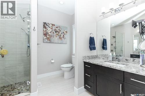 670 Atton Crescent, Saskatoon, SK - Indoor Photo Showing Bathroom