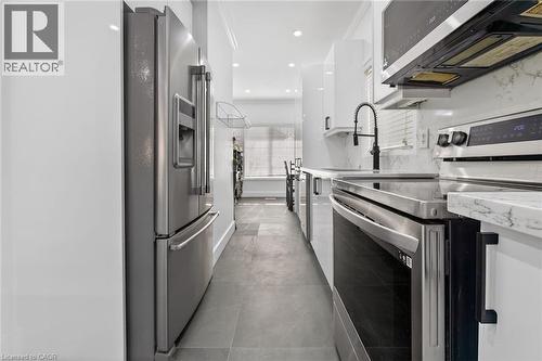 33 Panorama Way, Hamilton, ON - Indoor Photo Showing Kitchen With Stainless Steel Kitchen With Upgraded Kitchen