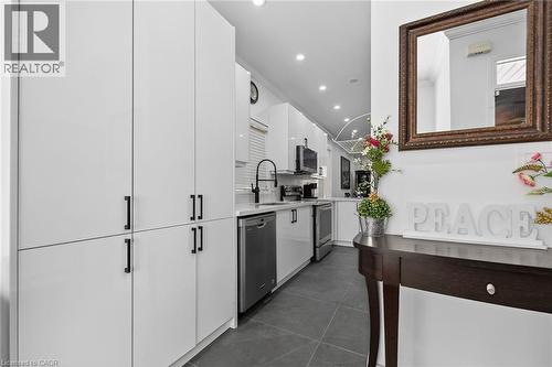 33 Panorama Way, Hamilton, ON - Indoor Photo Showing Kitchen