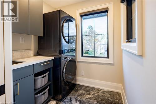 841 Danforth Place, Burlington, ON - Indoor Photo Showing Laundry Room