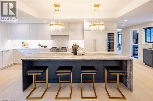 841 Danforth Place, Burlington, ON - Indoor Photo Showing Kitchen With Upgraded Kitchen