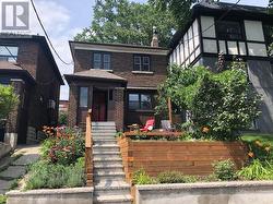 40 HEYDON PARK ROAD  Toronto, ON M6J 2C8