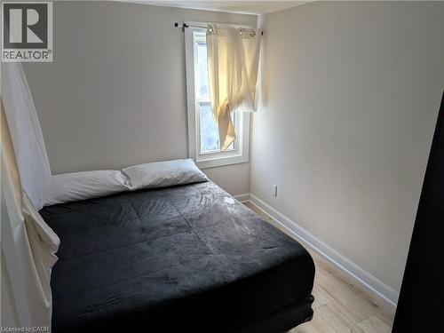 3 Maitland Avenue, Hamilton, ON - Indoor Photo Showing Bedroom
