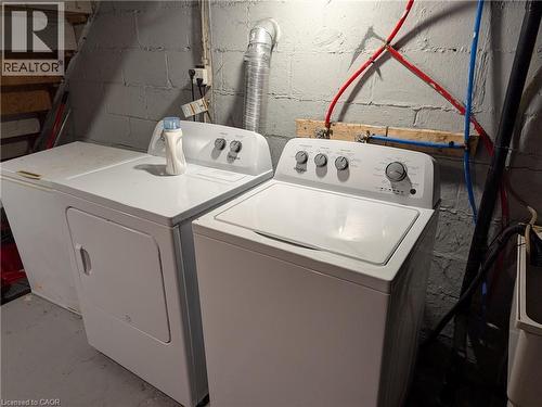 3 Maitland Avenue, Hamilton, ON - Indoor Photo Showing Laundry Room