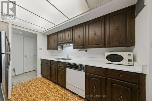 1801 - 1300 Bloor Street, Mississauga, ON - Indoor Photo Showing Kitchen With Double Sink