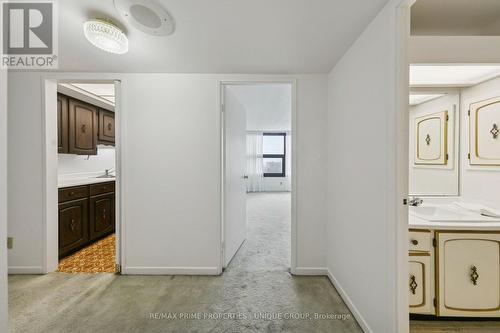 1801 - 1300 Bloor Street, Mississauga, ON - Indoor Photo Showing Laundry Room
