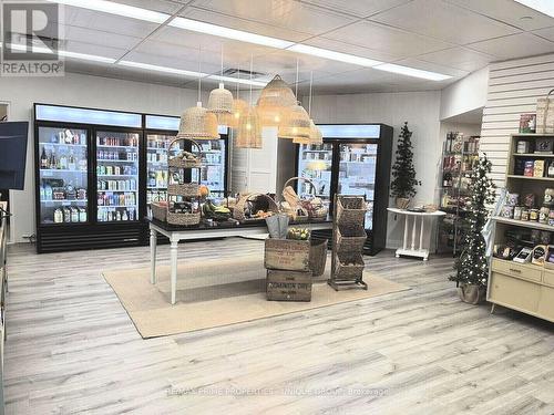 \"Lady's Pantry\" Convenience Store - 1801 - 1300 Bloor Street, Mississauga, ON - Indoor