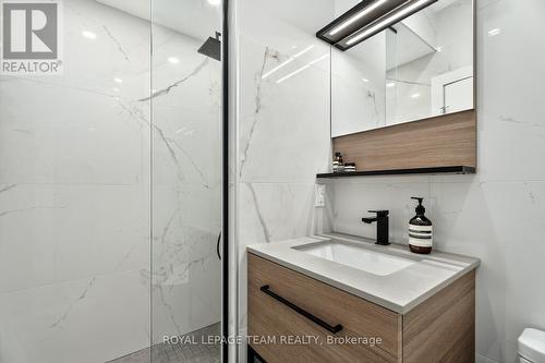 1902 - 235 Kent Avenue, Ottawa, ON - Indoor Photo Showing Bathroom
