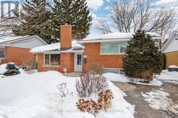 655 MANSFIELD AVENUE  Ottawa, ON K2A 2T5